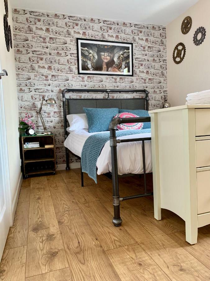 Pristine Apartment In The Centre Of Glastonbury Exteriör bild